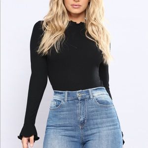 FashionNova ruffle long sleeve top - Size Large